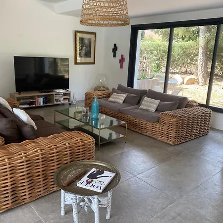 Les Lecci E Mare فيلة